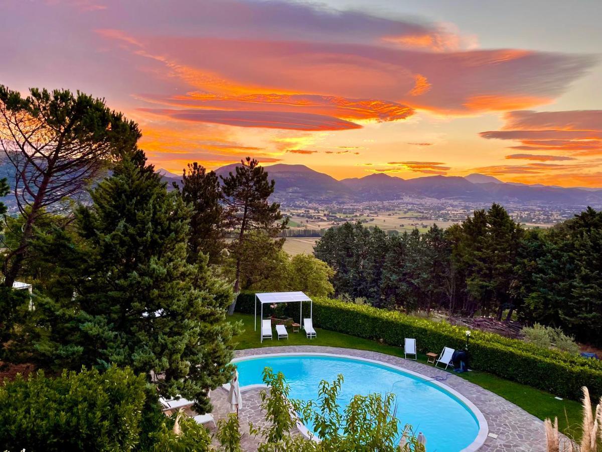 La Panoramica Gubbio - Maison de Charme - Casette e appartamenti self catering per vacanze meravigliose! Esterno foto